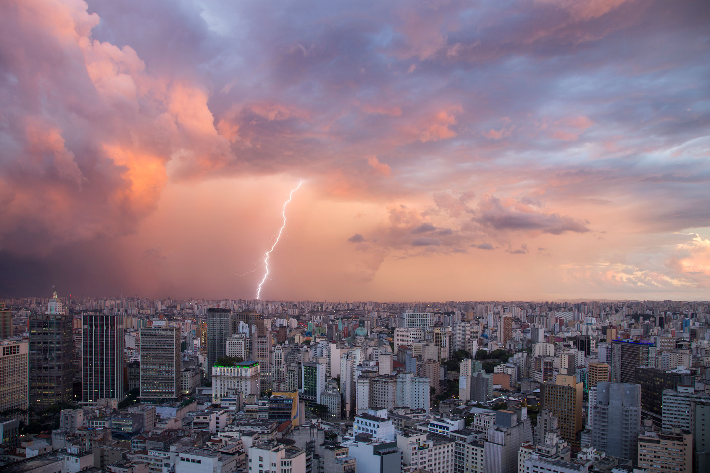 Architecture and city photography by Fernando Stankuns